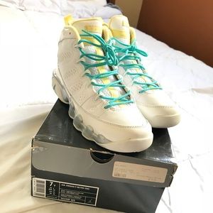 Air Jordan 9 Retro